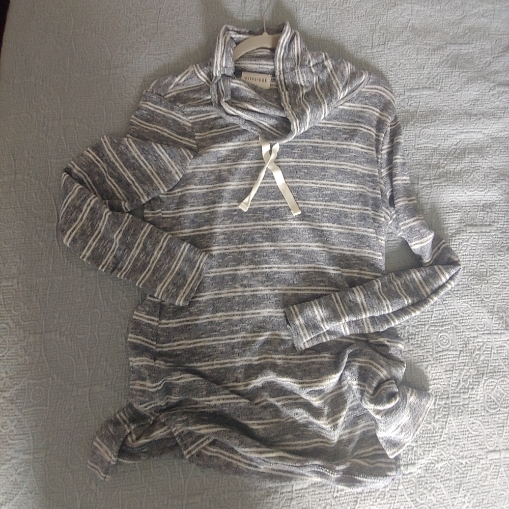 Stitch fix olive and oak sweater